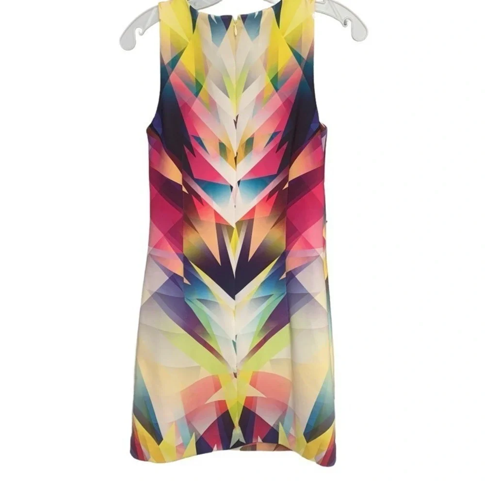 Nicole Miller  Kaleidoscope Sheath Dress‎ Size 0 Geometric Print Bodycon Artsy